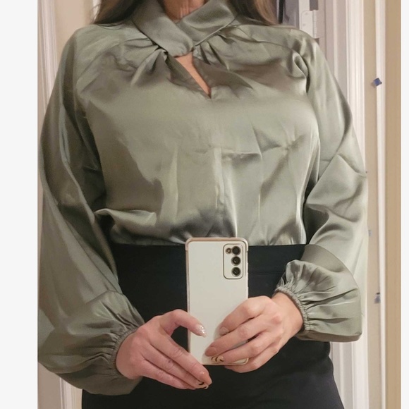 07 Classic Twist Detail Cut out Satin Long Sleeve Top - Picture 3 of 15